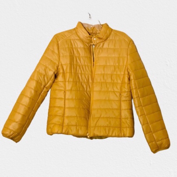 Yellow women’s puff jacket NWT - Picture 3 of 6